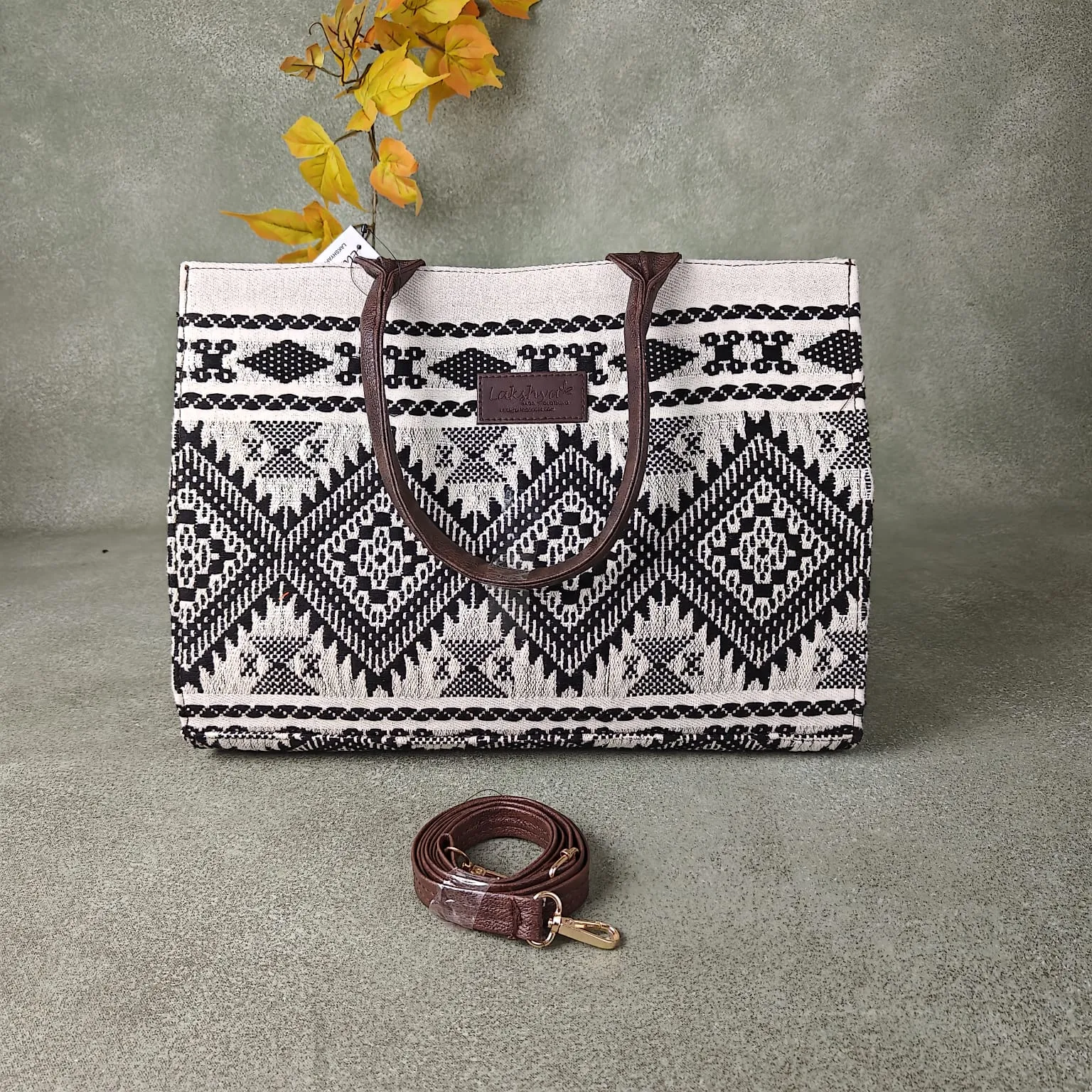 Chic Laptop Totes Ogee Prints Design