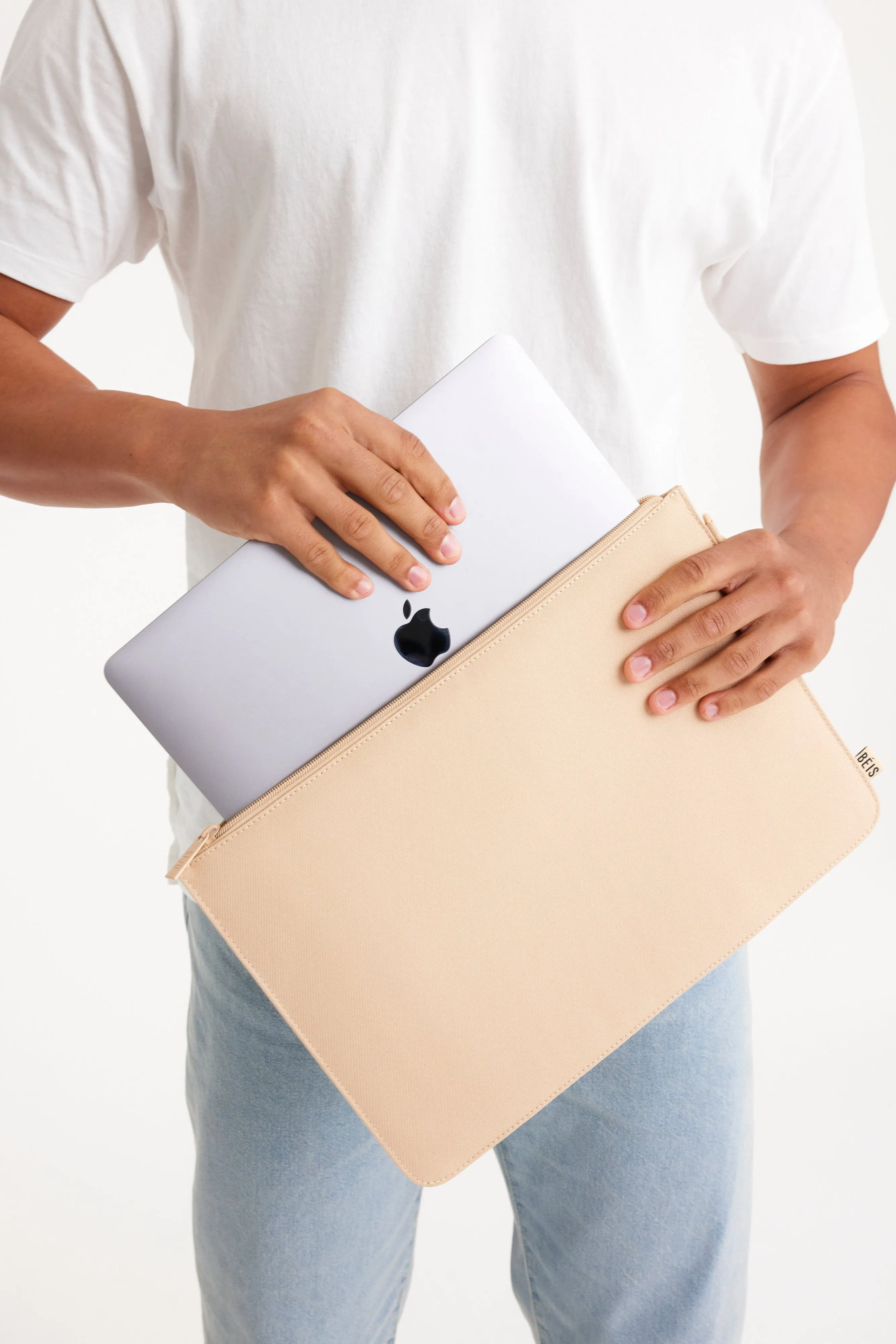 The BÉISics Laptop Pouch in Beige